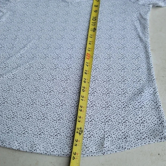 Adrianna Papell Women’s Blouse Stetch White Black Dots Flutter Sleeve Sz M - Picture 3 of 11